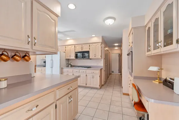 $329,900 | 18515 Dundee Avenue, Homewood, IL 60430