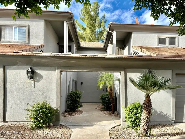 $2,300 | 7401 West Arrowhead Clubhouse Drive, Unit 1015, Glendale, AZ 85308