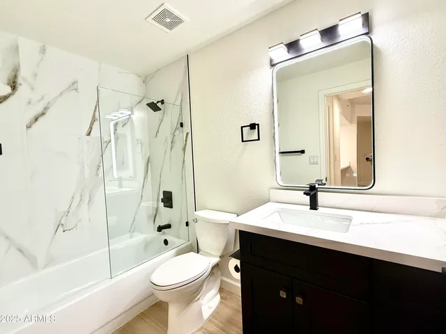 $2,300 | 7401 West Arrowhead Clubhouse Drive, Unit 1015, Glendale, AZ 85308