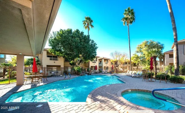 $2,300 | 7401 West Arrowhead Clubhouse Drive, Unit 1015, Glendale, AZ 85308