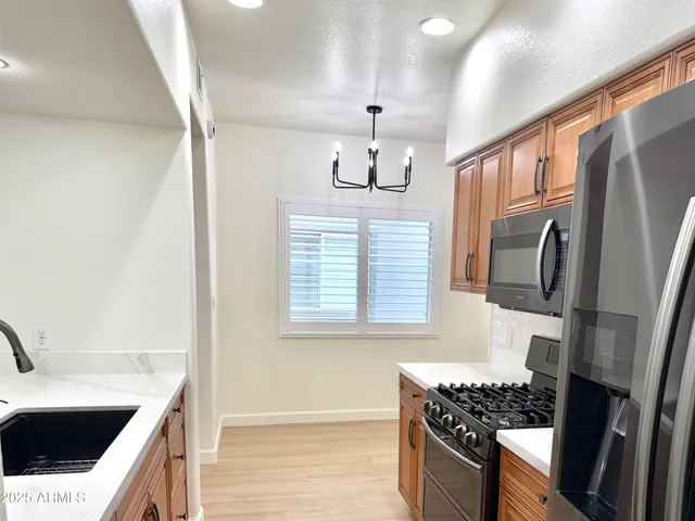 $2,300 | 7401 West Arrowhead Clubhouse Drive, Unit 1015, Glendale, AZ 85308