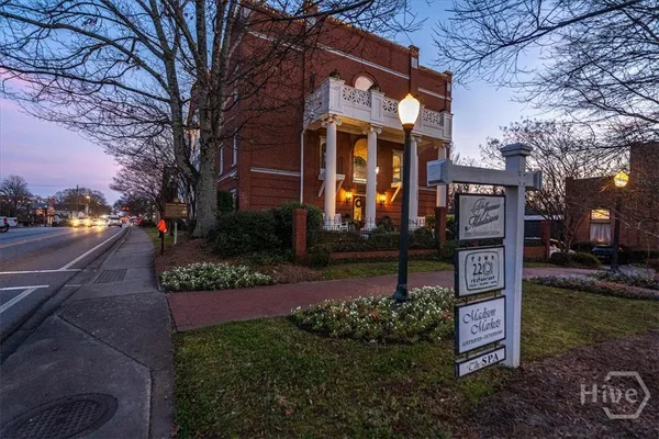 $1,740,000 | 262 West Washington Street, Madison, GA 30650