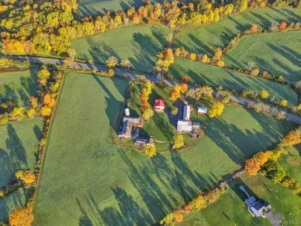 $3,250,000 | 247 Sarah Wells Trail, Campbell Hall, NY 10916