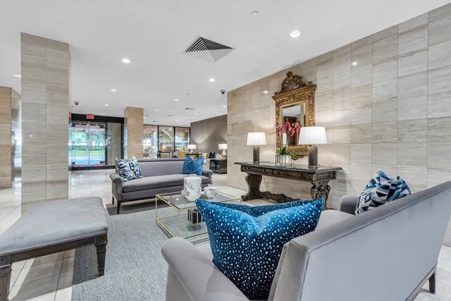 $354,000 | 14 Greenway Plaza, Unit 9O, Houston, TX 77046