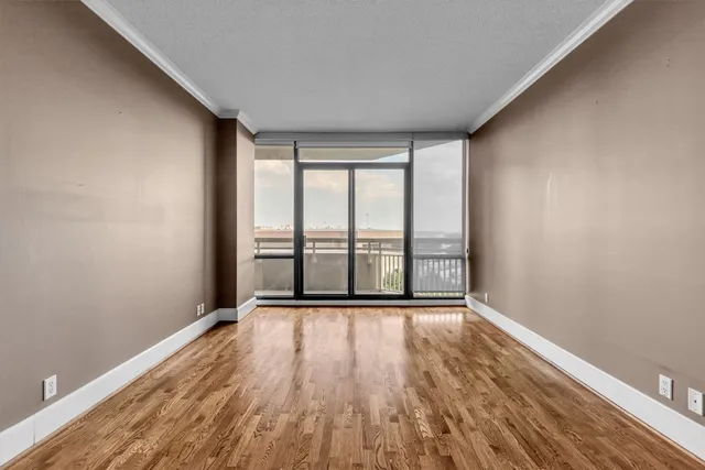 $354,000 | 14 Greenway Plaza, Unit 9O, Houston, TX 77046