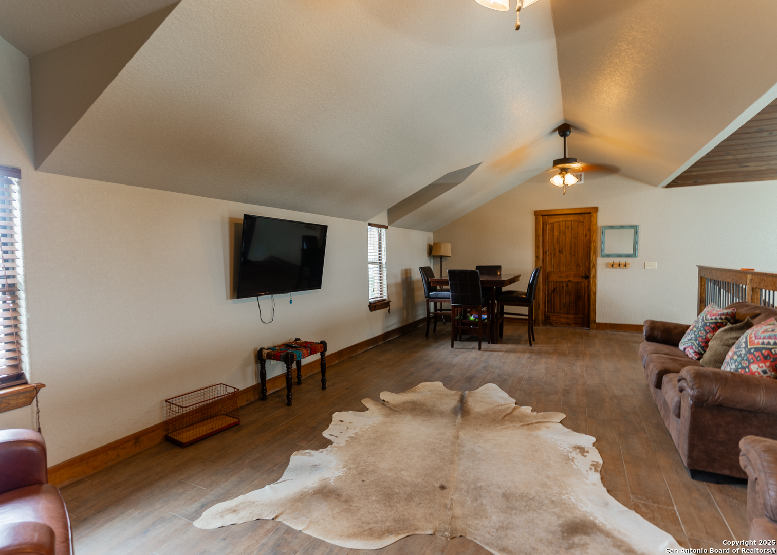 24 Morning Dew Concan, TX 78838 - Photo 22 of 88 a living room with furniture and a flat screen tv