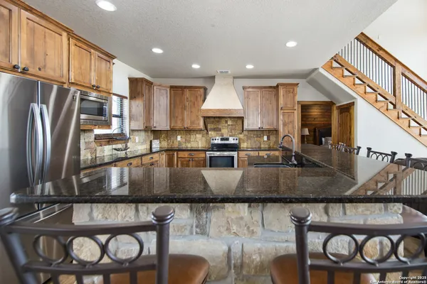 $925,000 | 24 Morning Dew, Concan, TX 78838
