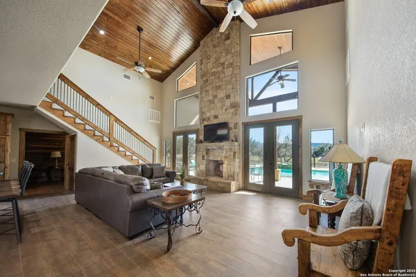 $925,000 | 24 Morning Dew, Concan, TX 78838