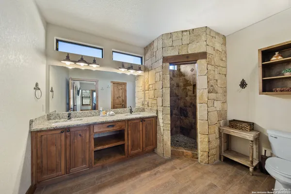 $925,000 | 24 Morning Dew, Concan, TX 78838