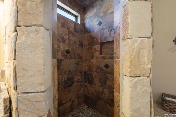 $925,000 | 24 Morning Dew, Concan, TX 78838