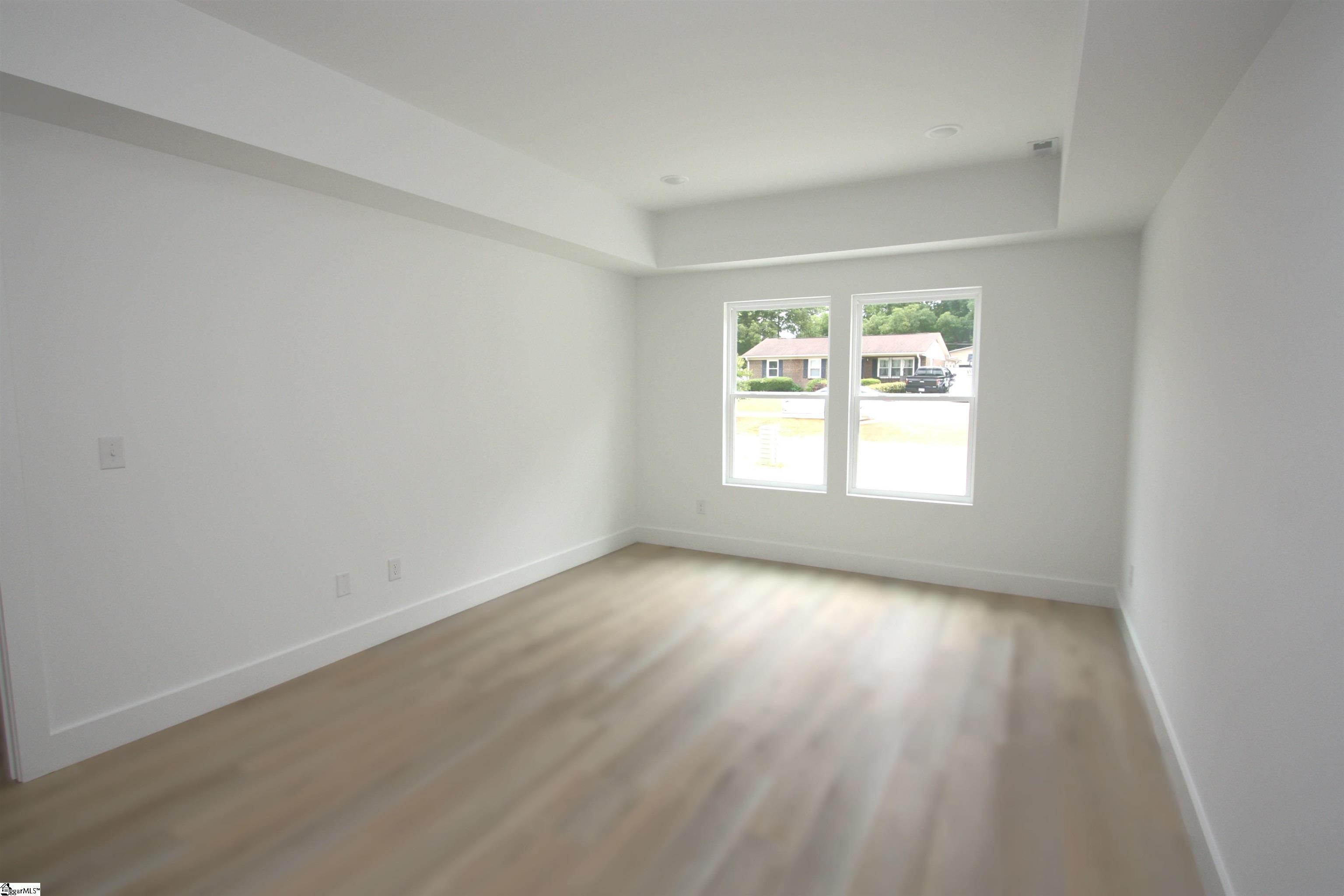 404 Sierra Road Spartanburg, SC 29301 - Photo 14 of 47