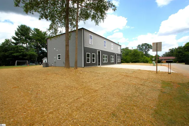 $1,800 | 404 Sierra Road, Spartanburg, SC 29301