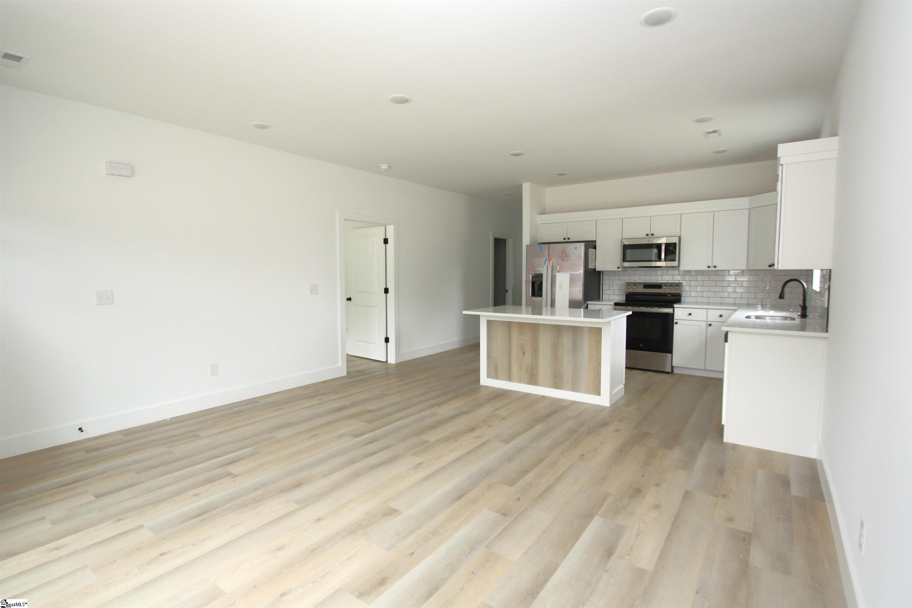 404 Sierra Road Spartanburg, SC 29301 - Photo 10 of 47