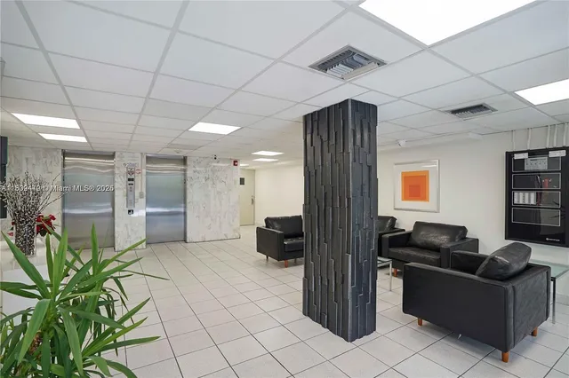 $344,900 | 245 18th Street, Unit 305, Miami Beach, FL 33139