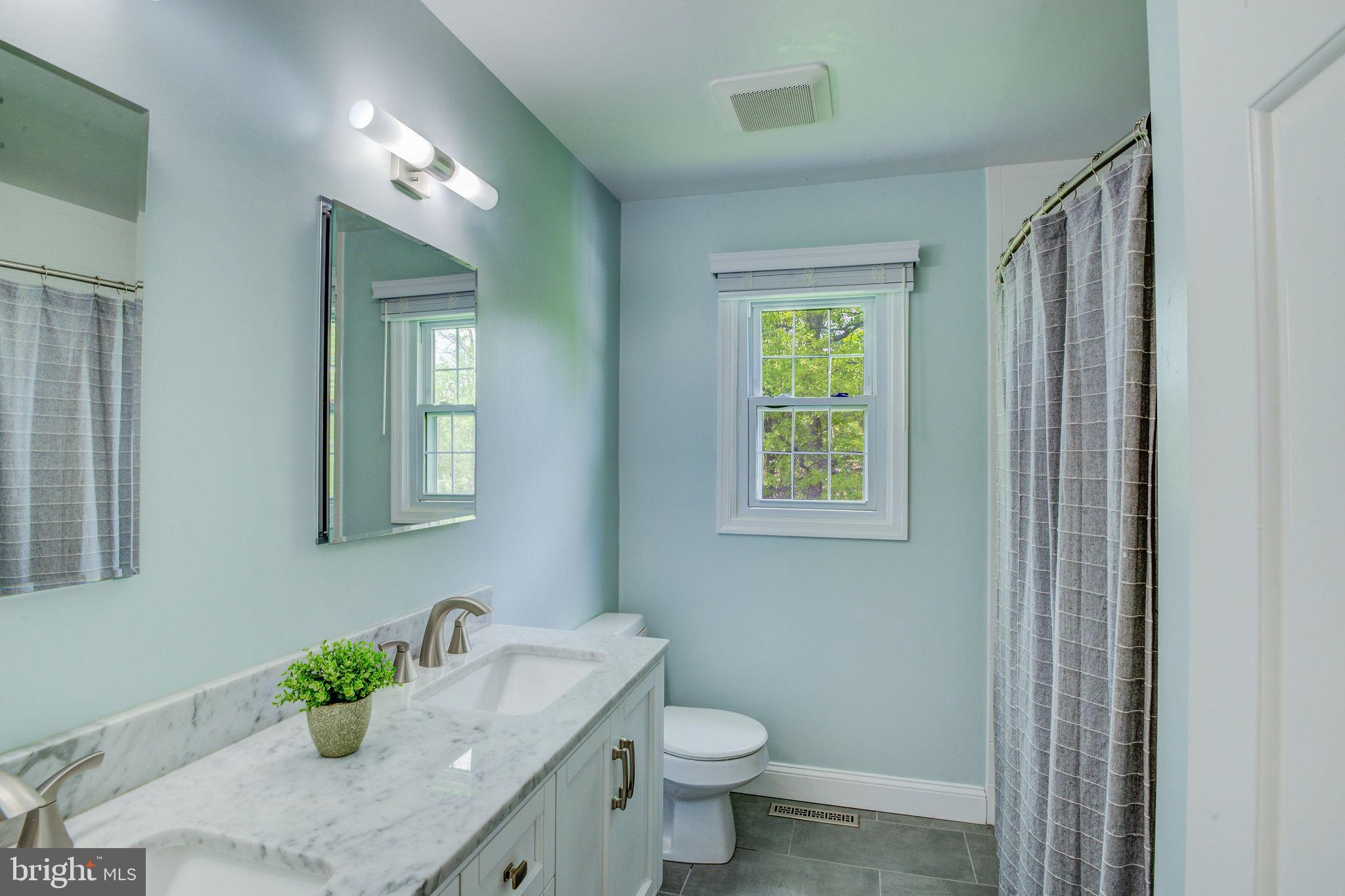 428 Ramsey Road Yardley, PA 19067 - Photo 27 of 42 Full Hall Bathroom