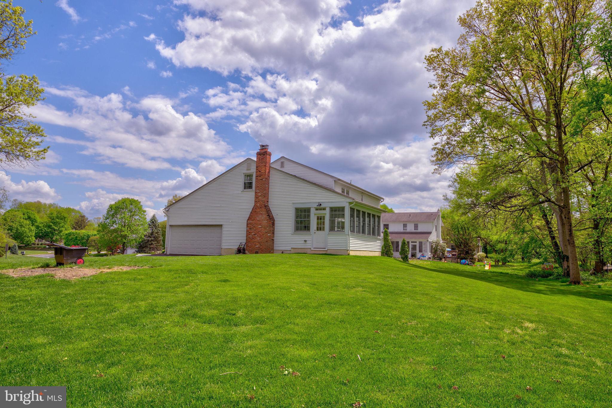428 Ramsey Road Yardley, PA 19067 - Photo 34 of 42 Large Side Yard