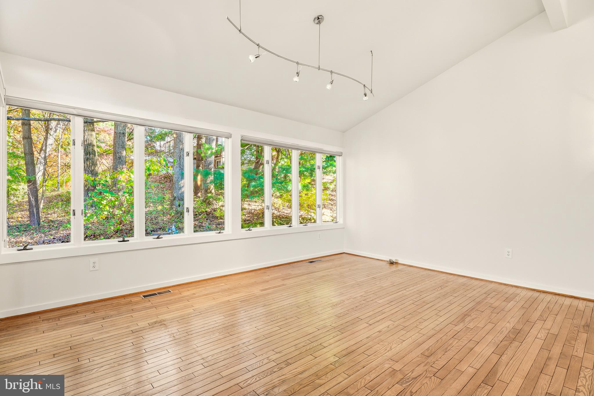 2 Riderwood Station Towson, MD 21204 - Photo 13 of 58 Living Room