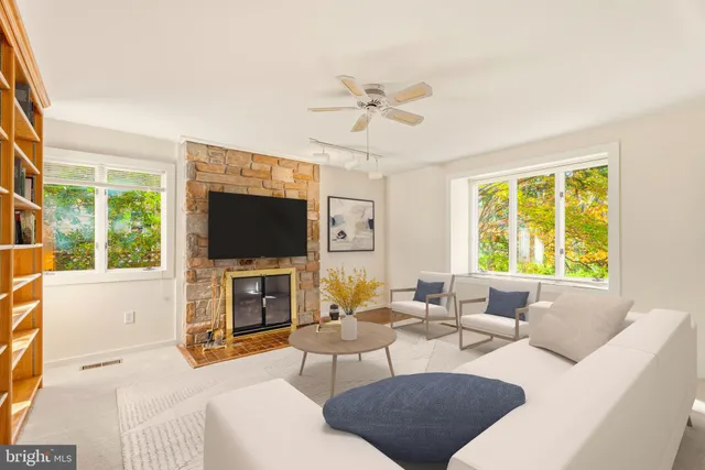 $899,900 | 2 Riderwood Station, Towson, MD 21204