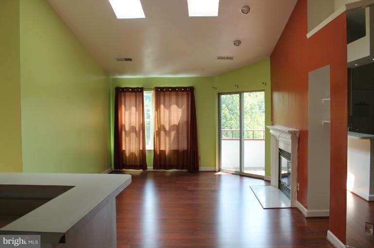 13708 Modrad Way, Unit 41 Silver Spring, MD 20904 - Photo 12 of 16 Living Room