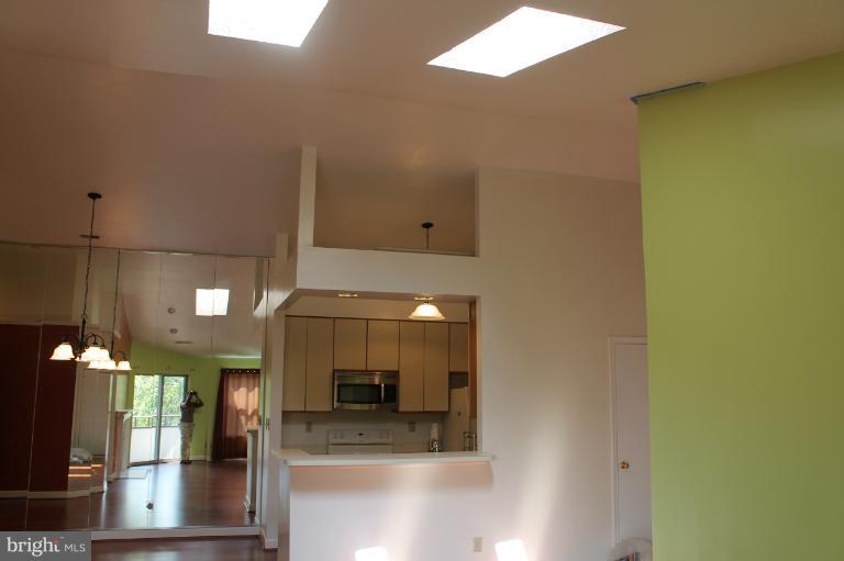 13708 Modrad Way, Unit 41 Silver Spring, MD 20904 - Photo 2 of 16 Kitchen