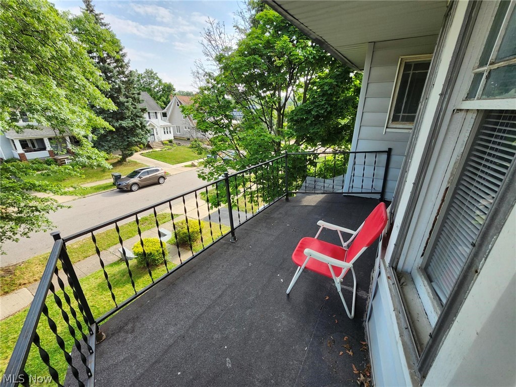 3227 East Overlook Road, Unit 2UPPER Cleveland Heights, OH 44118 - Photo 5 of 10