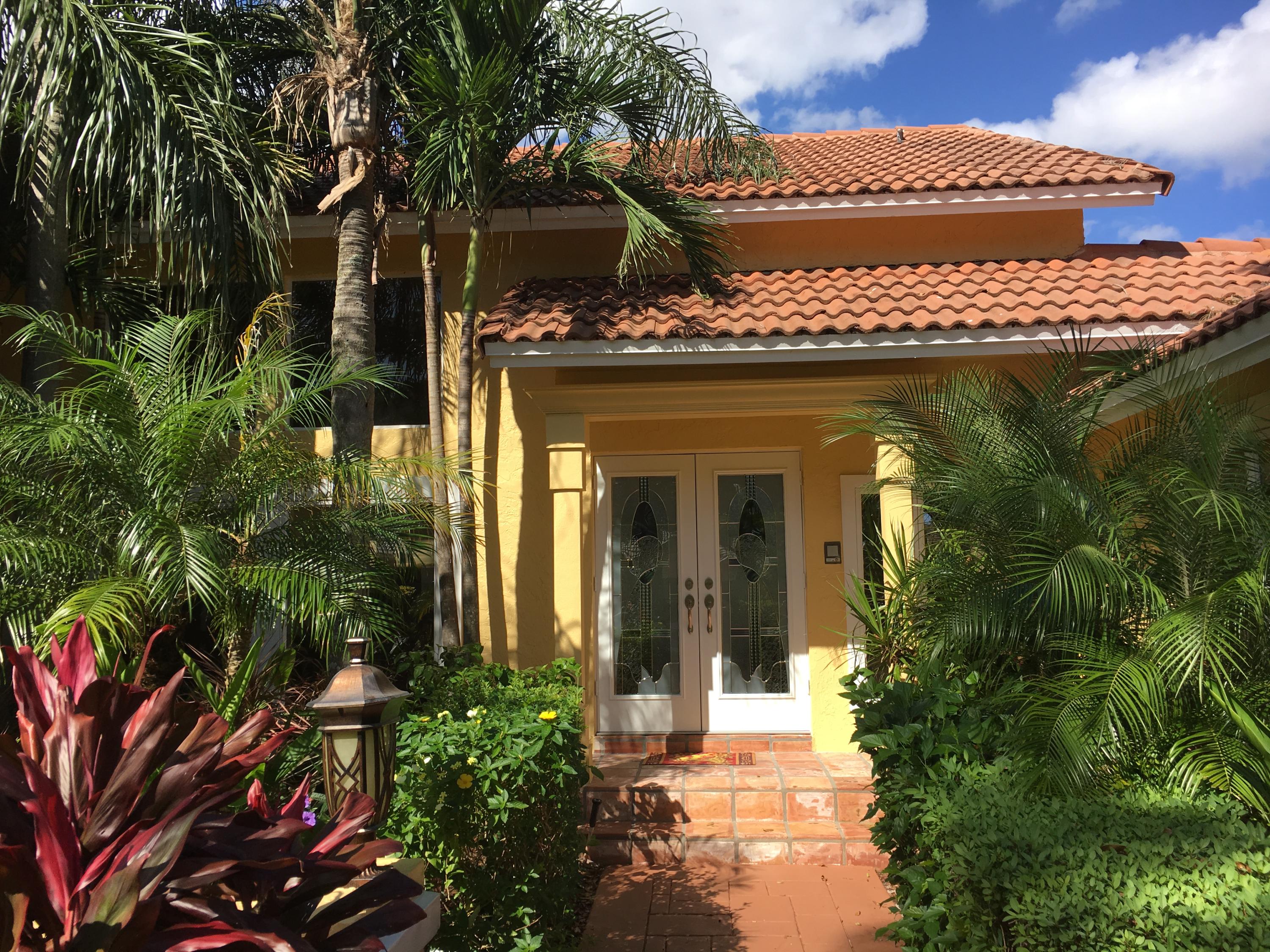 807 Parkside Circle North Boca Raton, FL 33486 - Photo 2 of 35 523D3ACA-0984-4186-BC39-DE93B4CE6CB5