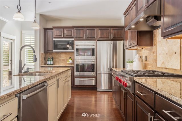 $1,460,000 | 16590 Southeast 61st Place, Bellevue, WA 98006