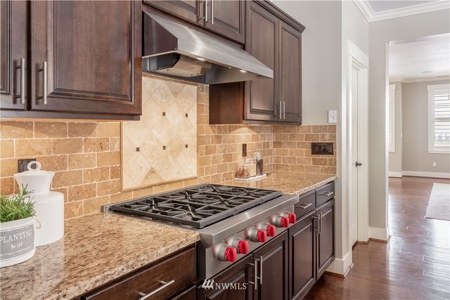 $1,460,000 | 16590 Southeast 61st Place, Bellevue, WA 98006