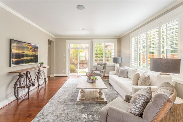 $1,460,000 | 16590 Southeast 61st Place, Bellevue, WA 98006