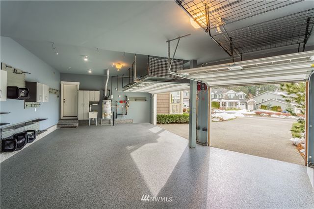 $1,460,000 | 16590 Southeast 61st Place, Bellevue, WA 98006