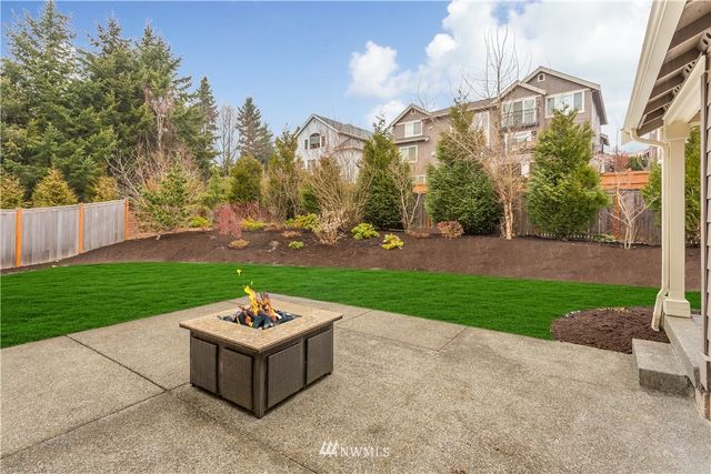 $1,460,000 | 16590 Southeast 61st Place, Bellevue, WA 98006