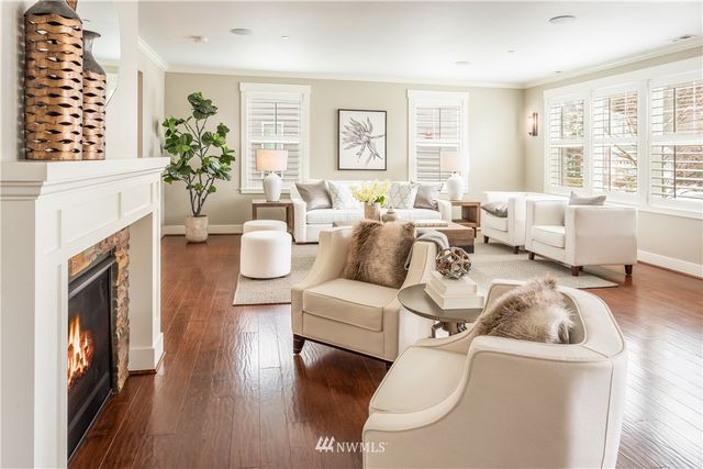 $1,460,000 | 16590 Southeast 61st Place, Bellevue, WA 98006