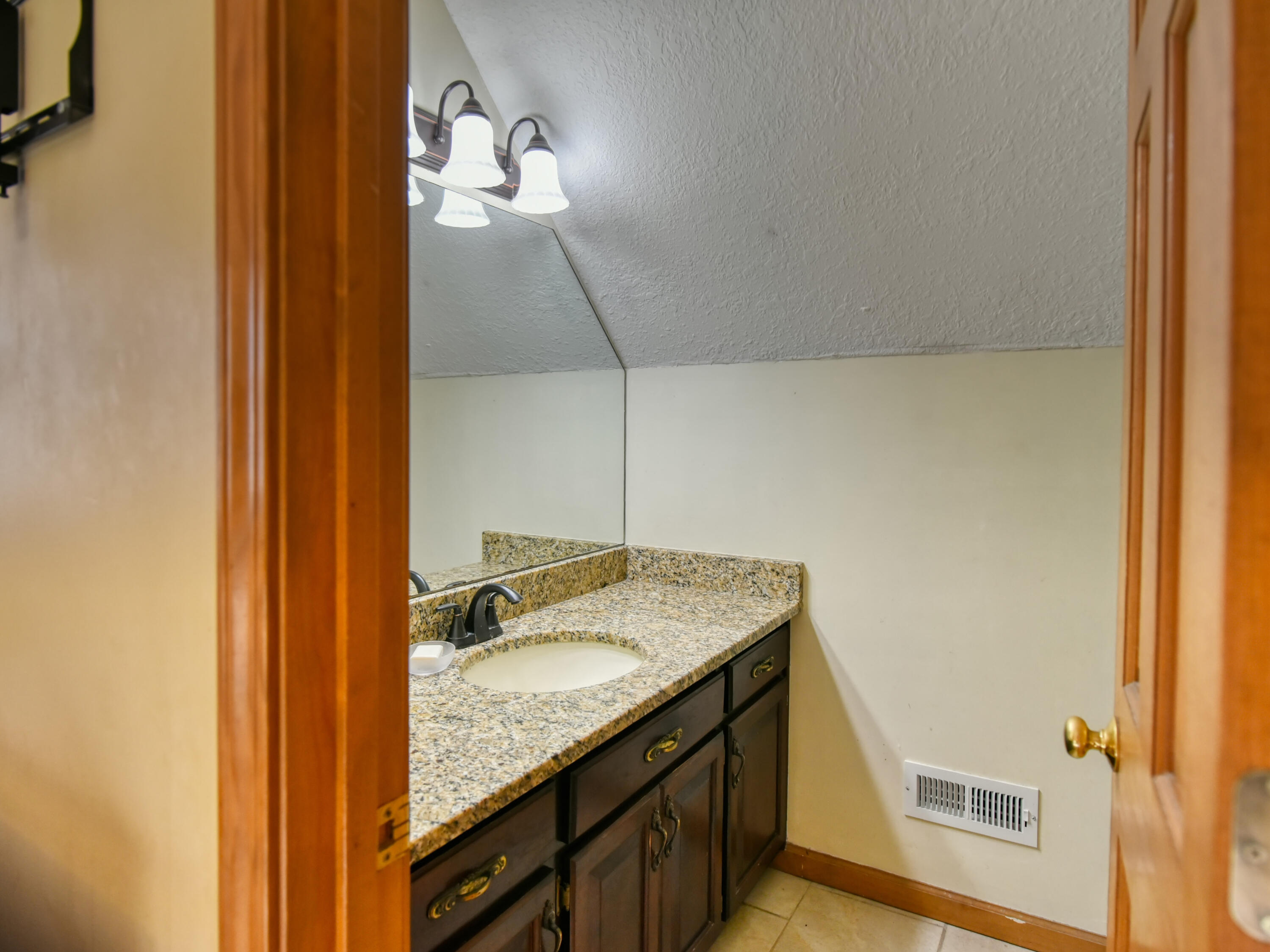 3252 Devault Road Louisville, TN 37777 - Photo 22 of 37 3252 Devault Road