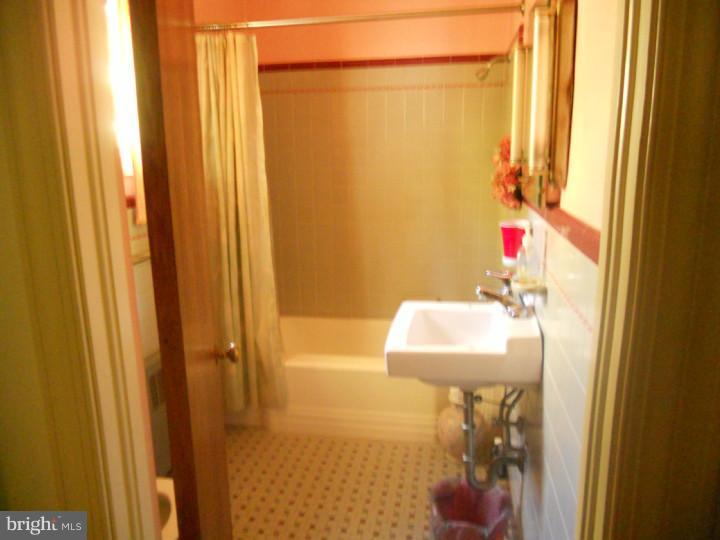 318 Valley Brook Road Ambler, PA 19002 - Photo 13 of 15 Bathroom