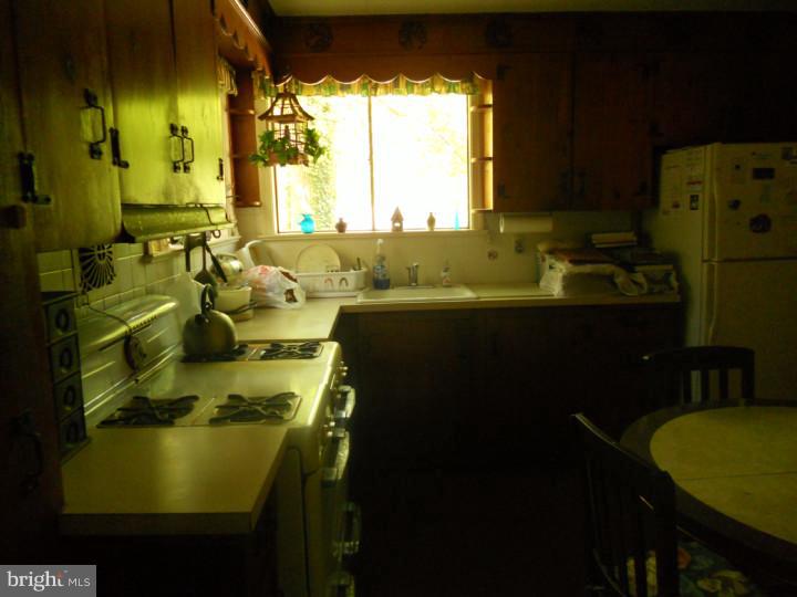 318 Valley Brook Road Ambler, PA 19002 - Photo 3 of 15 Kitchen