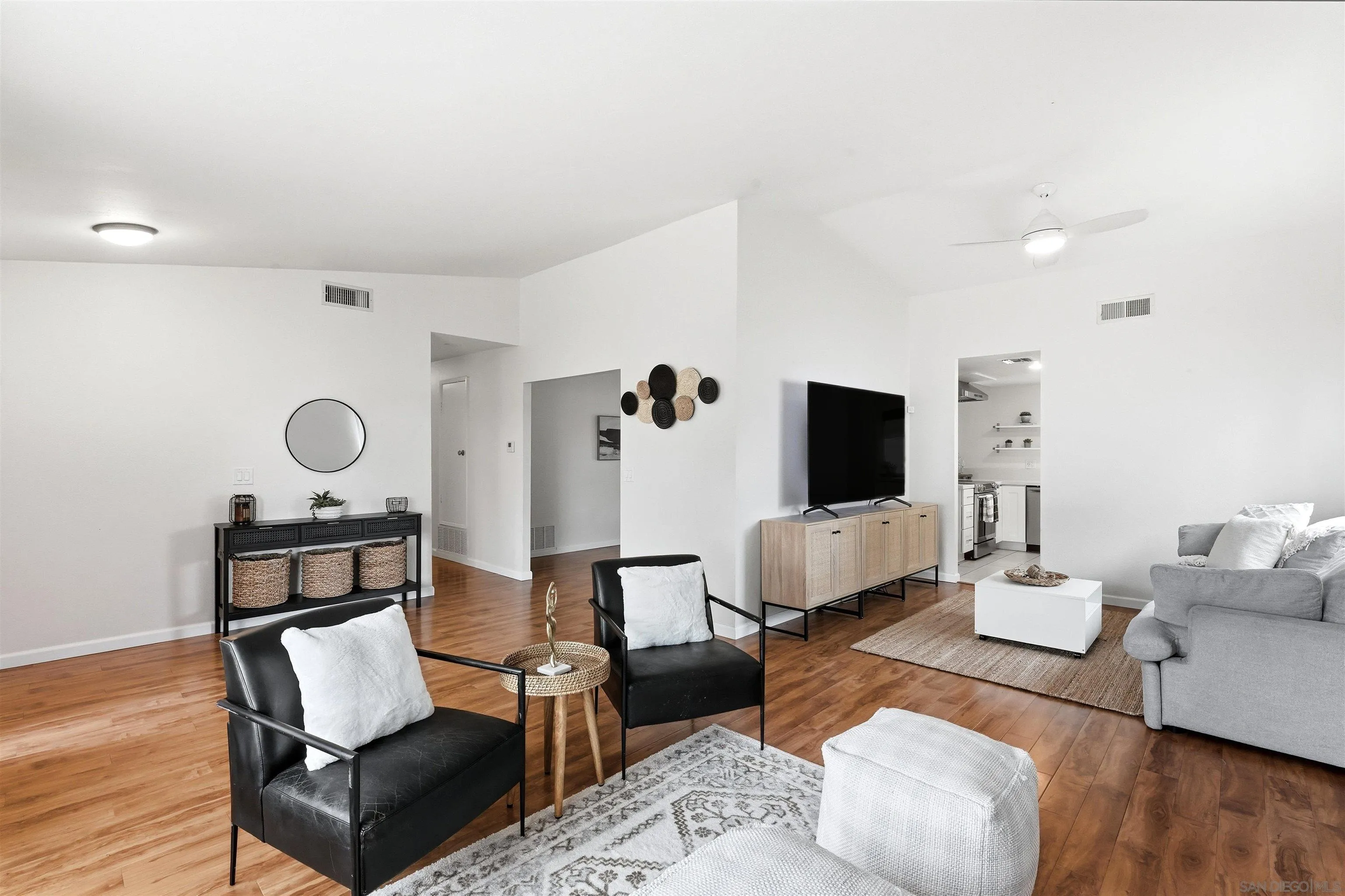 2304 Meadowridge Place Spring Valley, CA 91977 - Photo 4 of 36