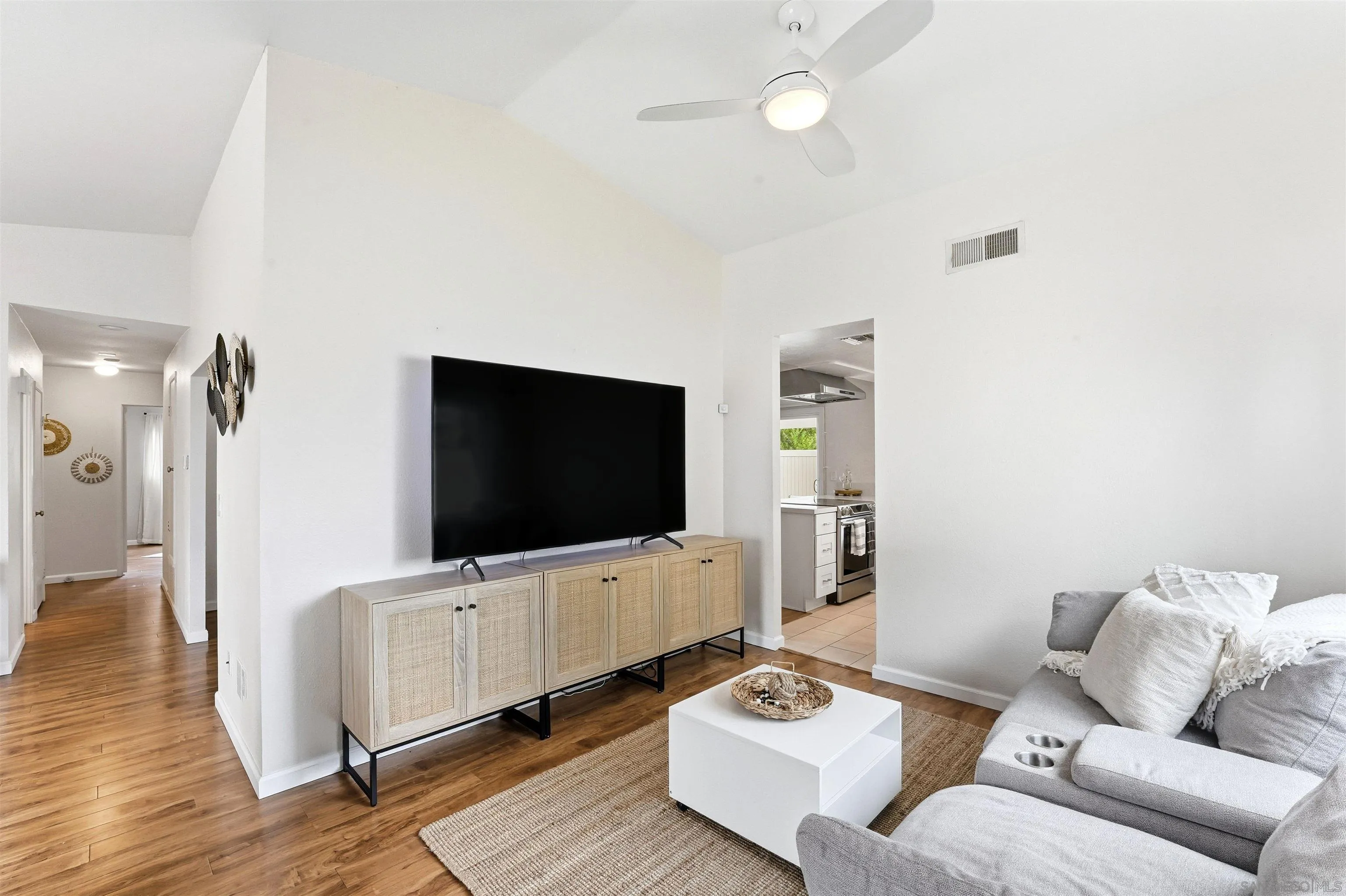 2304 Meadowridge Place Spring Valley, CA 91977 - Photo 5 of 36