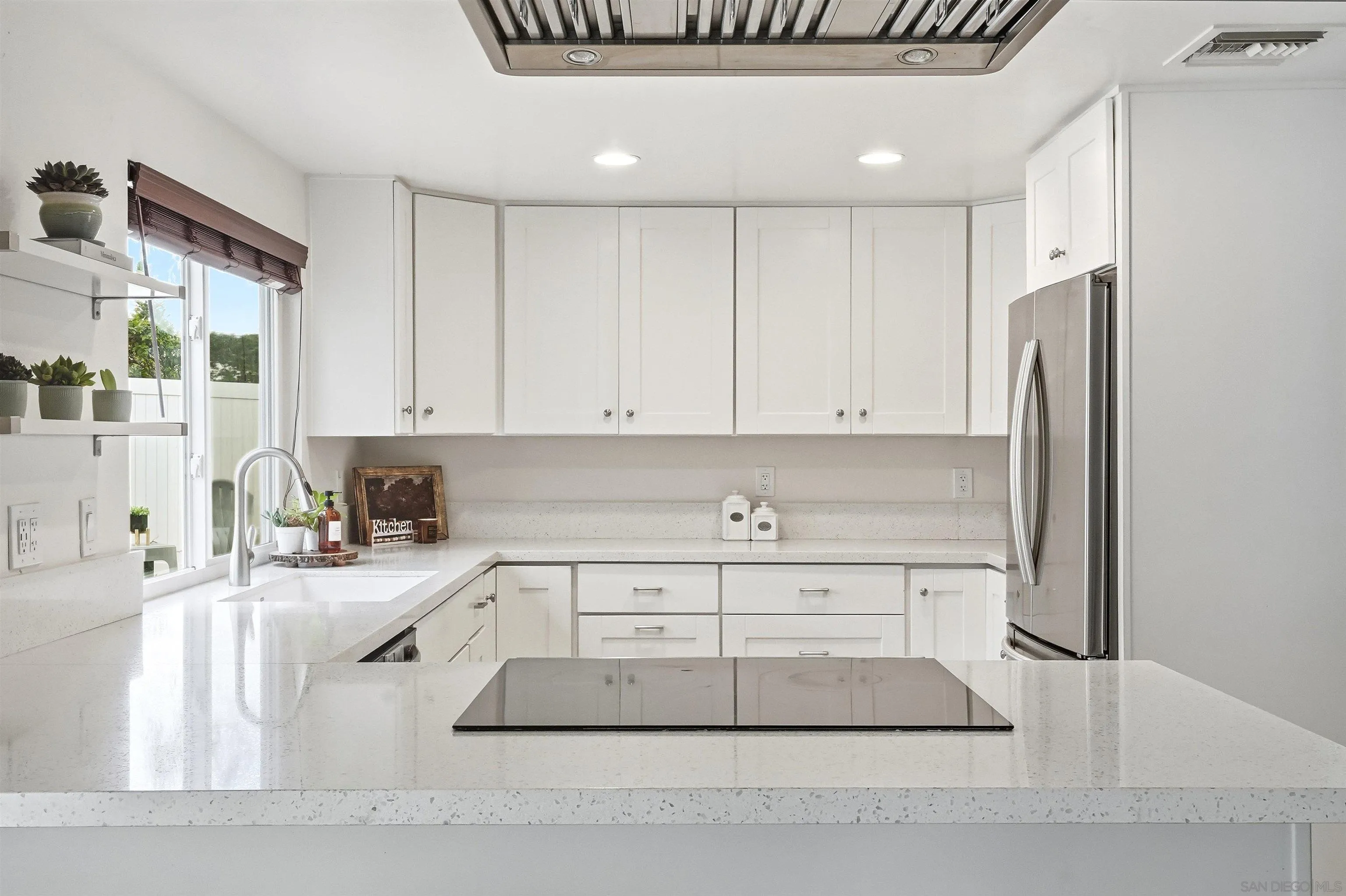 2304 Meadowridge Place Spring Valley, CA 91977 - Photo 8 of 36