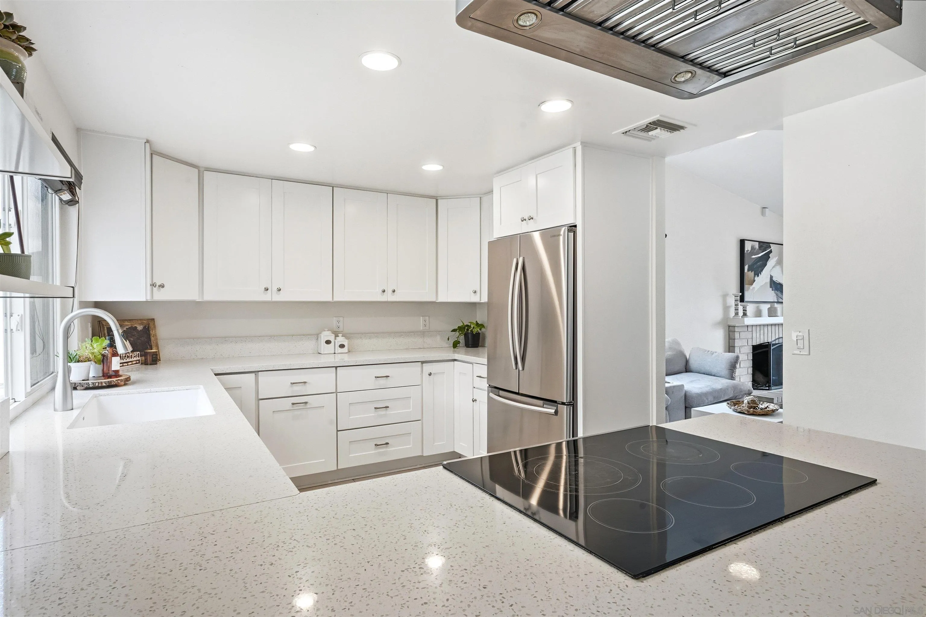 2304 Meadowridge Place Spring Valley, CA 91977 - Photo 9 of 36