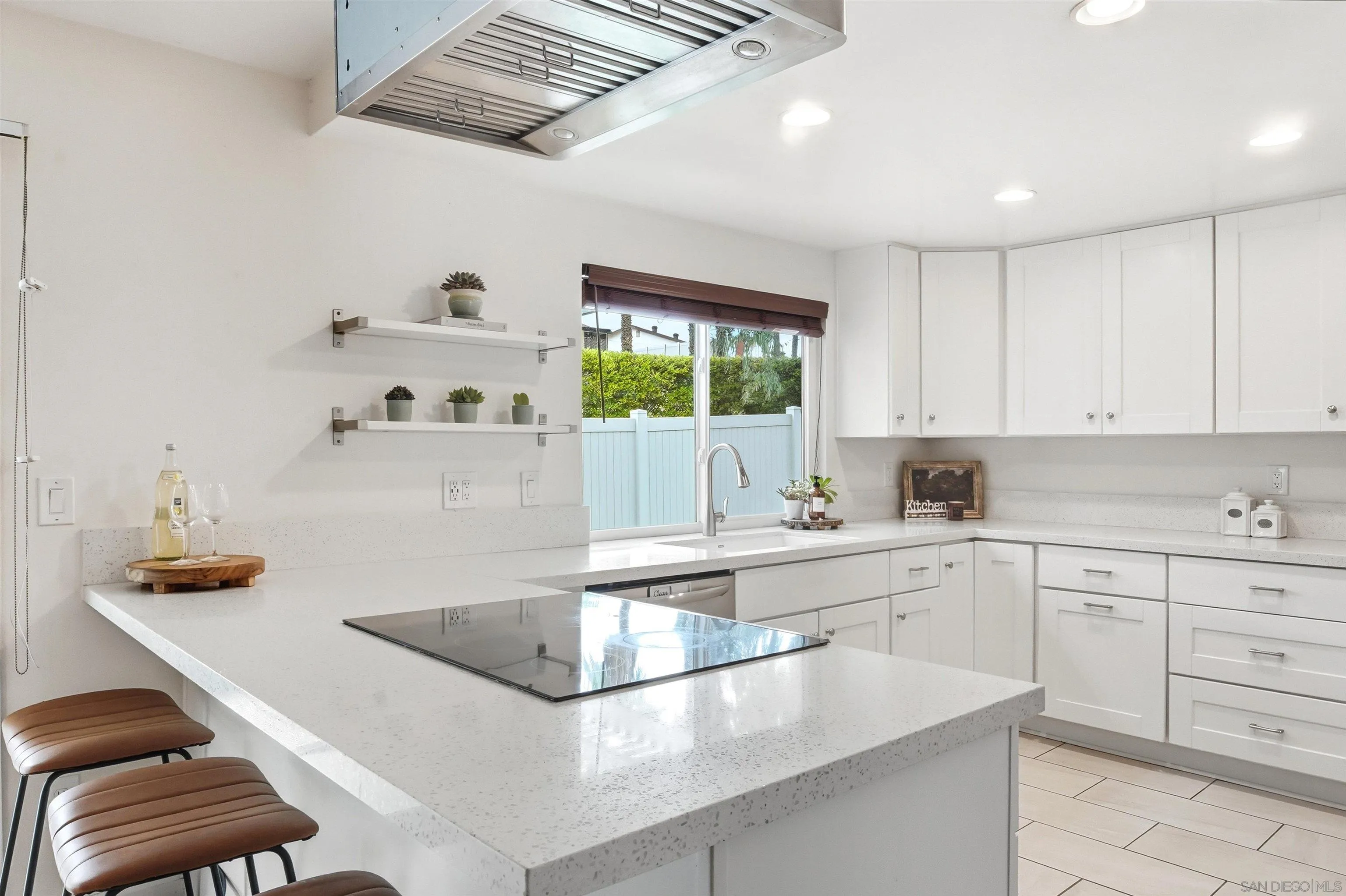 2304 Meadowridge Place Spring Valley, CA 91977 - Photo 10 of 36