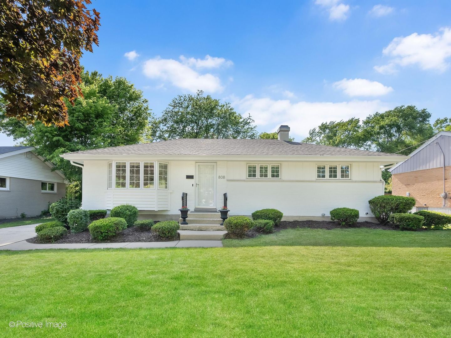 808 Delles Road Wheaton, IL 60189 - Photo 1 of 27