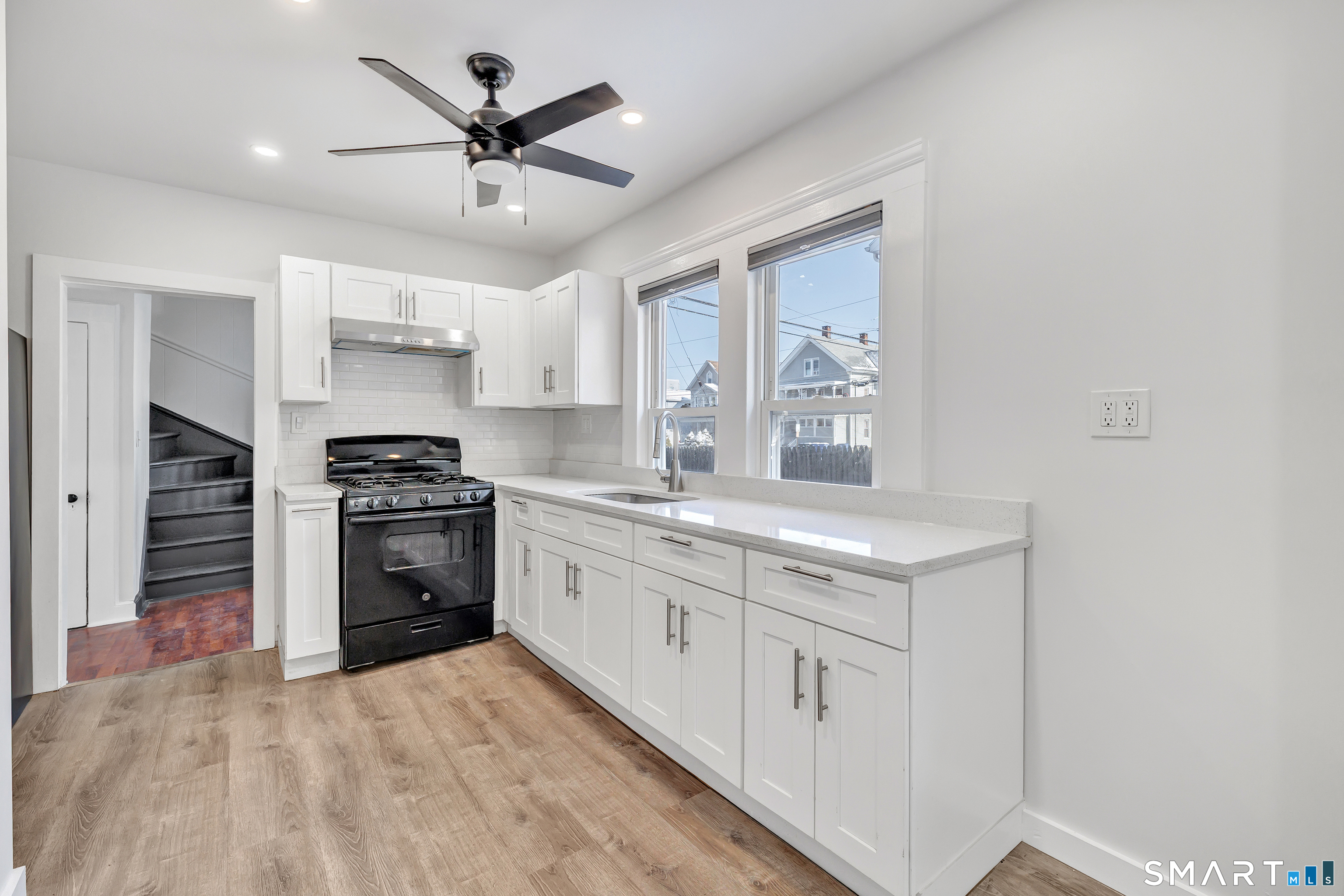 252 Shelton Street Bridgeport, CT 06608 - Photo 14 of 40