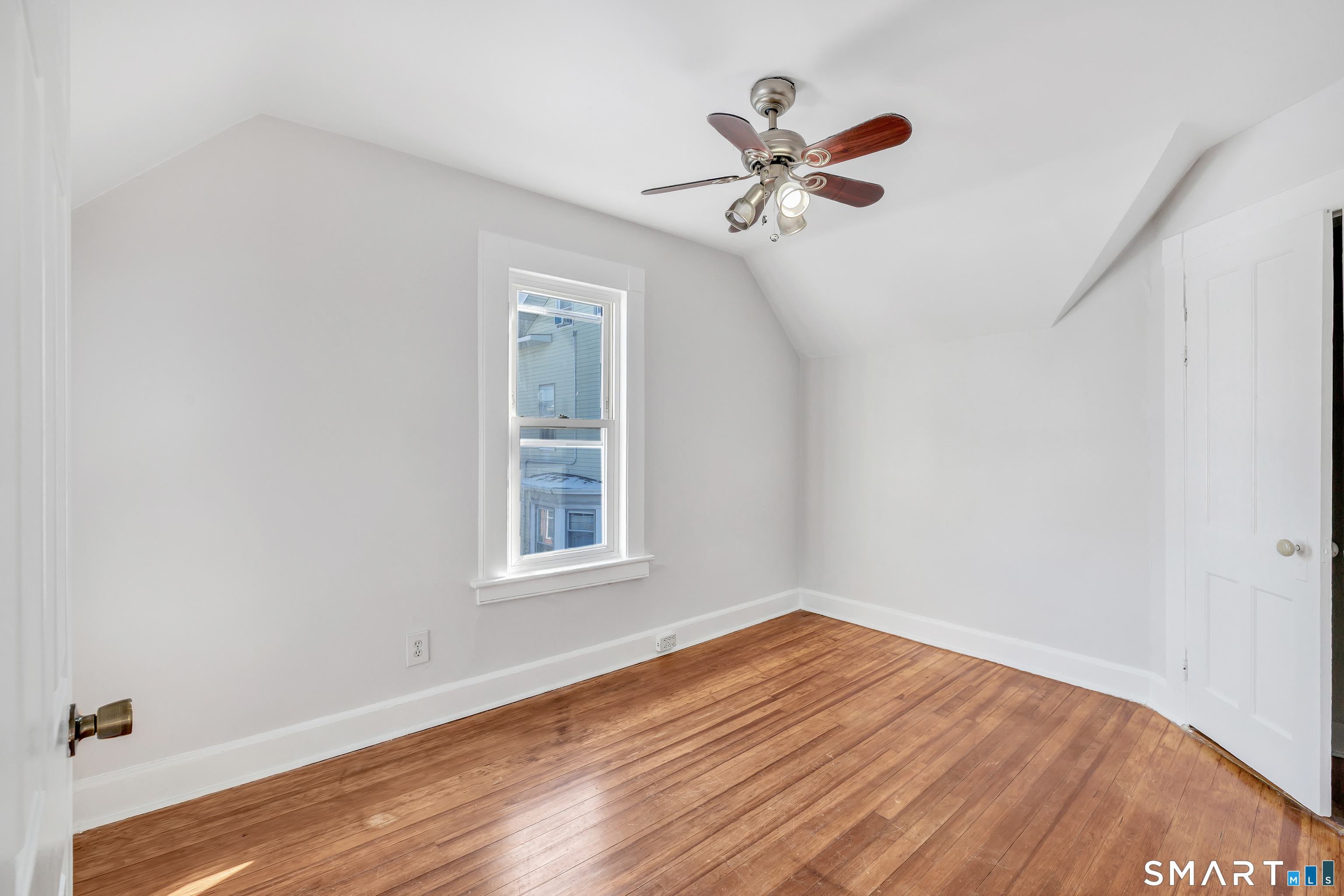 252 Shelton Street Bridgeport, CT 06608 - Photo 22 of 40