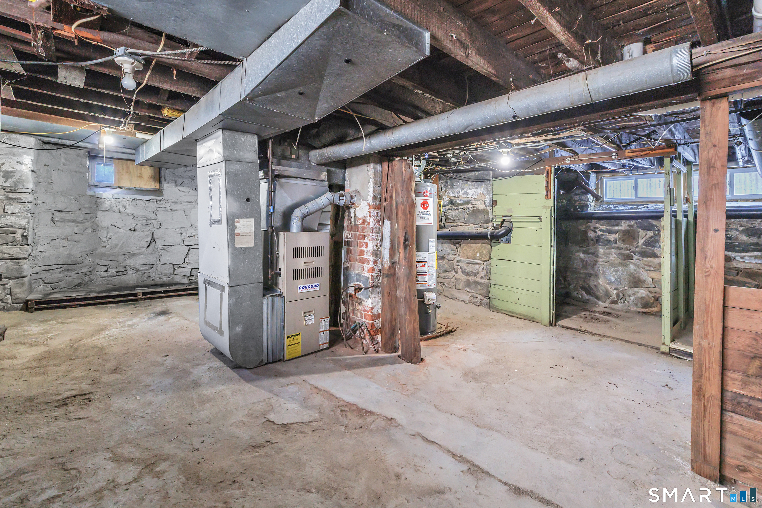 252 Shelton Street Bridgeport, CT 06608 - Photo 34 of 40