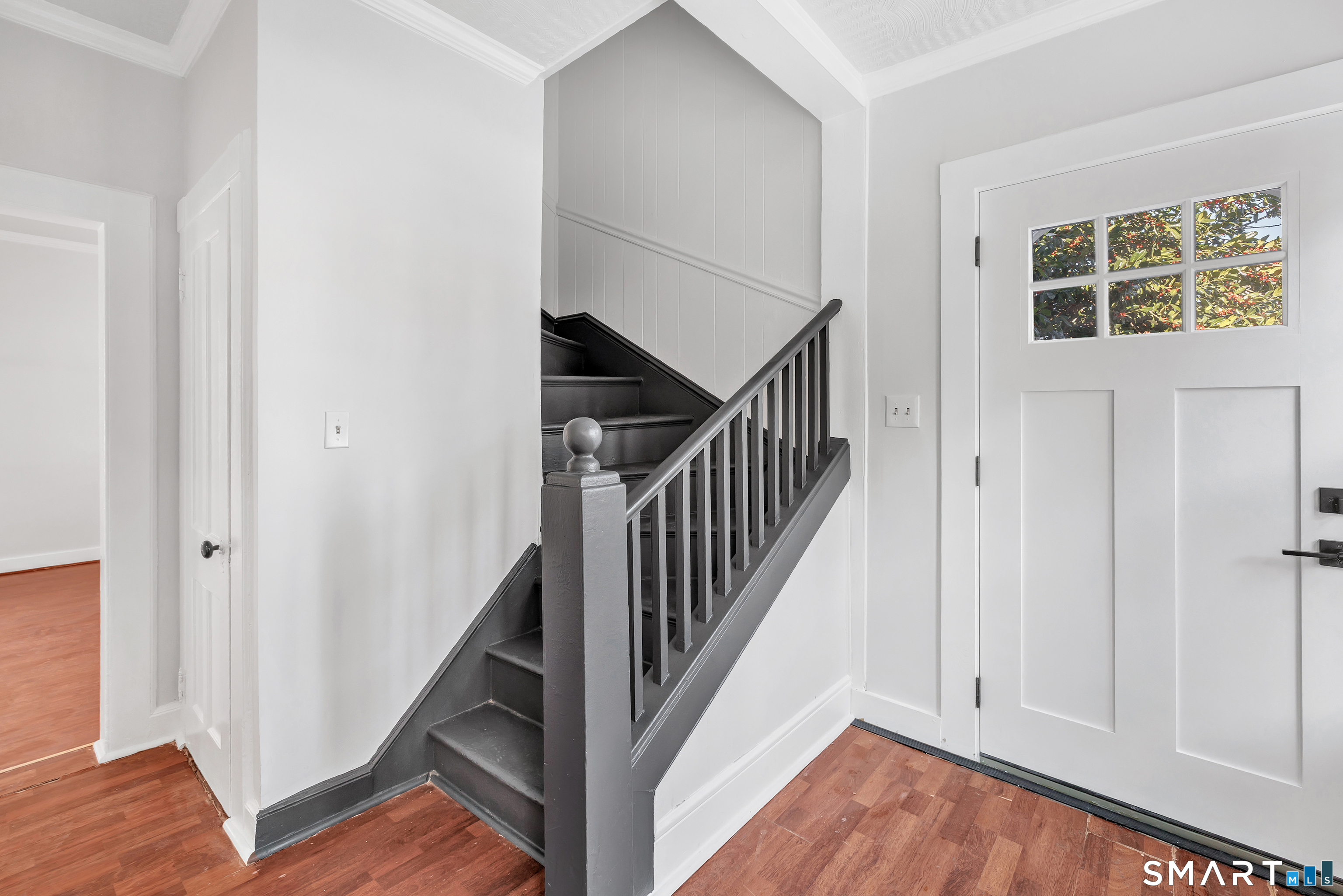 252 Shelton Street Bridgeport, CT 06608 - Photo 4 of 40