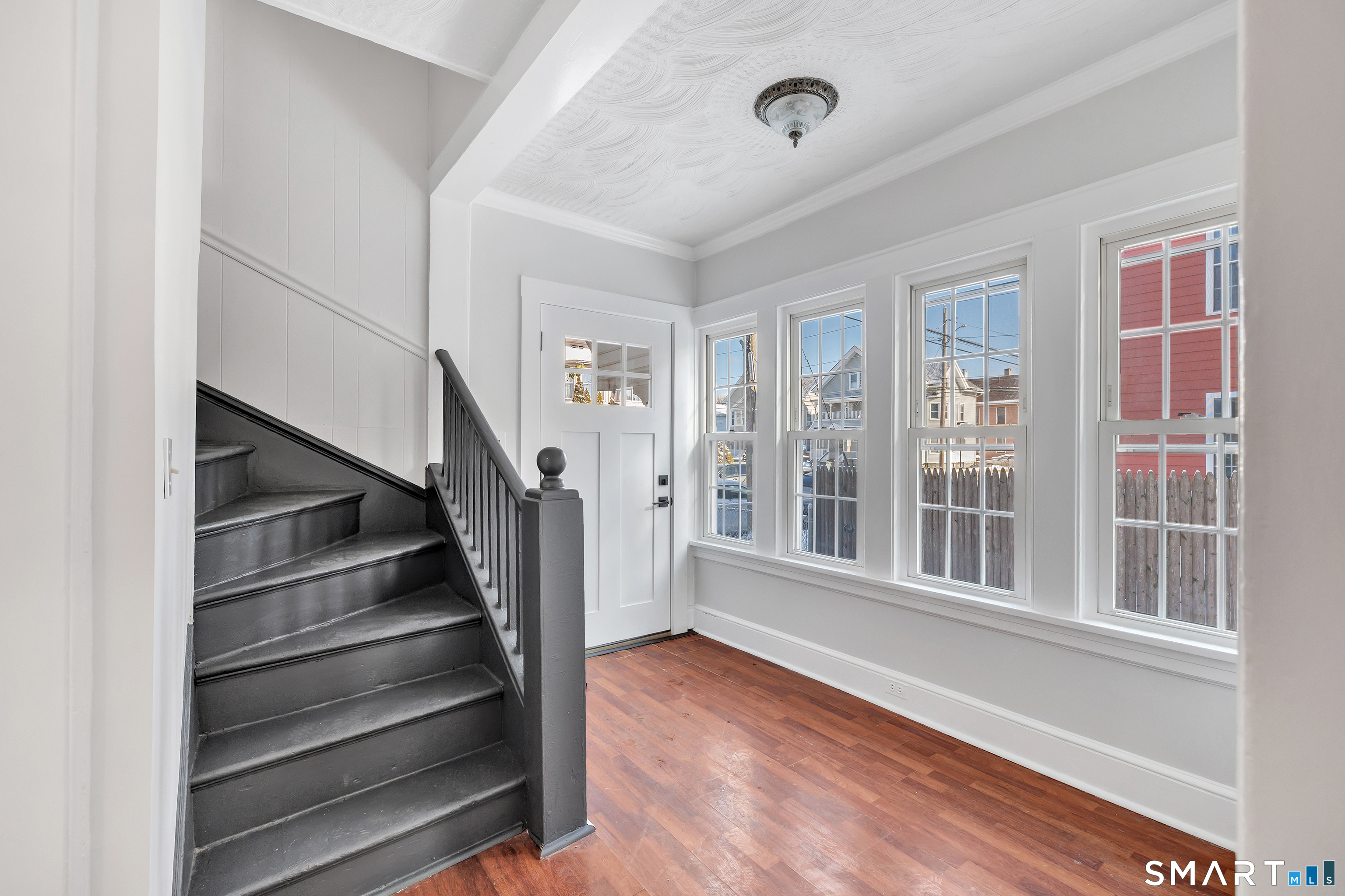 252 Shelton Street Bridgeport, CT 06608 - Photo 6 of 40