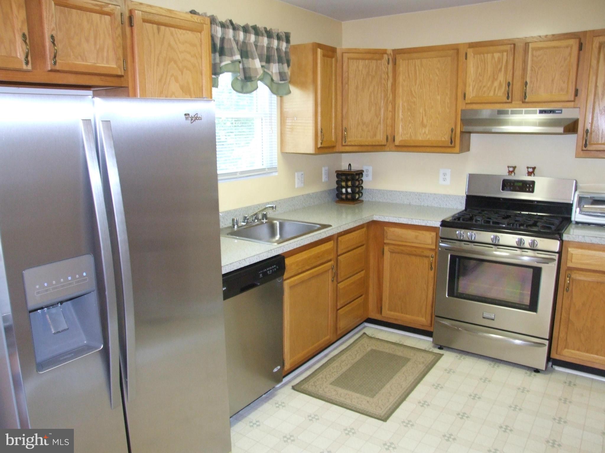 4619 Warren Tree Way Baltimore, MD 21229 - Photo 10 of 25 Kitchen