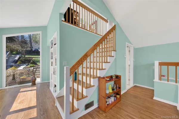 $899,000 | 3 Lakeside Road, Mahopac, NY 10541
