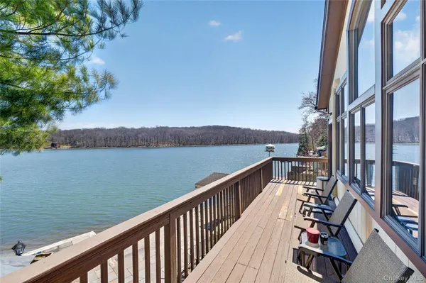 $899,000 | 3 Lakeside Road, Mahopac, NY 10541