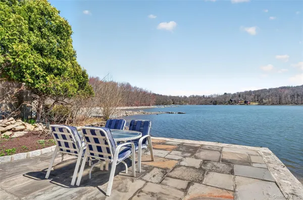 $899,000 | 3 Lakeside Road, Mahopac, NY 10541